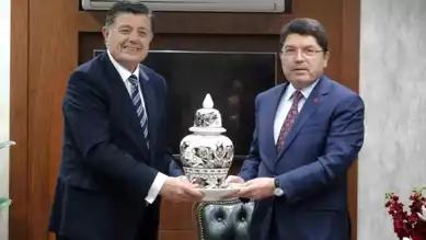 Bakan, Belediye Başkanı'nı Ziyaret Etti