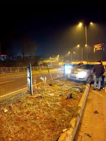 Bartın'da Araç Refüjde Mahsur Kaldı!