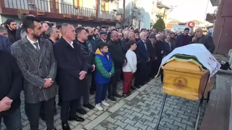 Trafik Kazasında Hayatını Kaybeden 3 Genç Toprağa Verildi