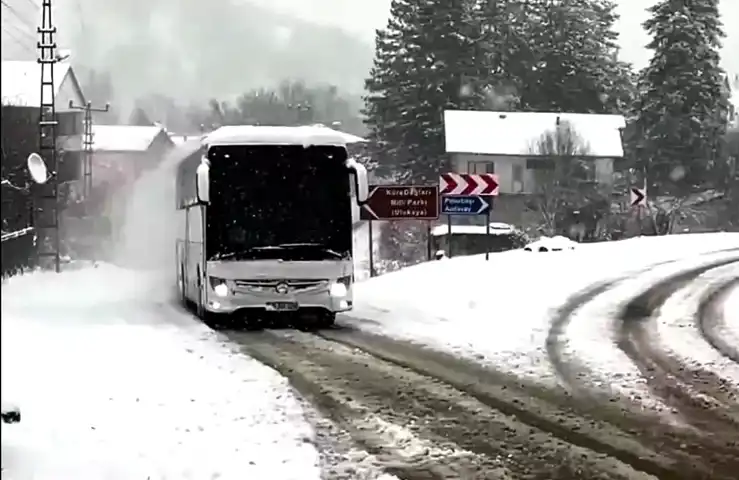 Bartın'da Cenaze Kafilesi Kar Kıyametinde Mahsur Kaldı