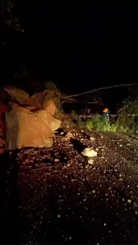 Cide-Bartın Yolu Heyelanla Kapandı