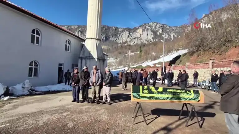 Yaşlı Gazeteci Trafik Kazasında Hayatını Kaybetti